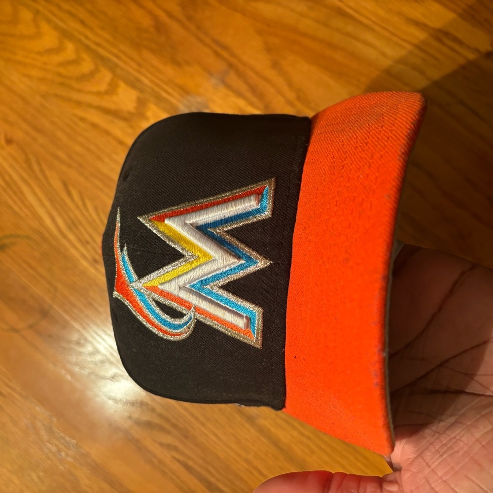 new era miami size 7